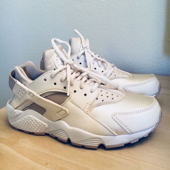 Nike Shoes - Nike Huraches Nike Shoes - Nike Huraches